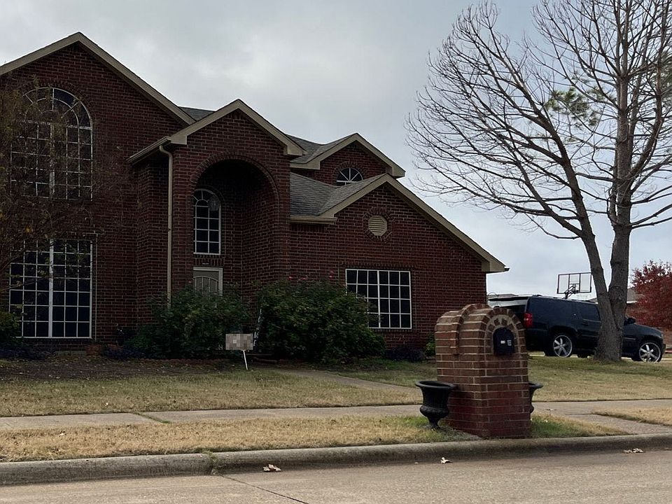2nd image of 328 W Glen Meadow Dr