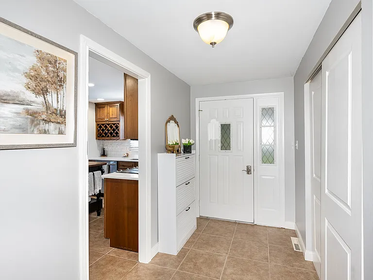 183 Monarch Rd — Photo 2