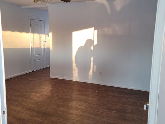 2nd image of 2428 Mansfield Ave