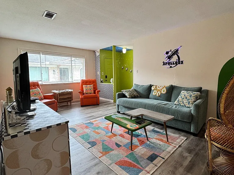 1432 Ramada Dr — Photo 3