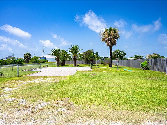 3rd image of 1051 Pompano Dr