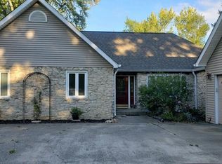 9291 N Cherry Hills Dr, Columbus, IN 47201