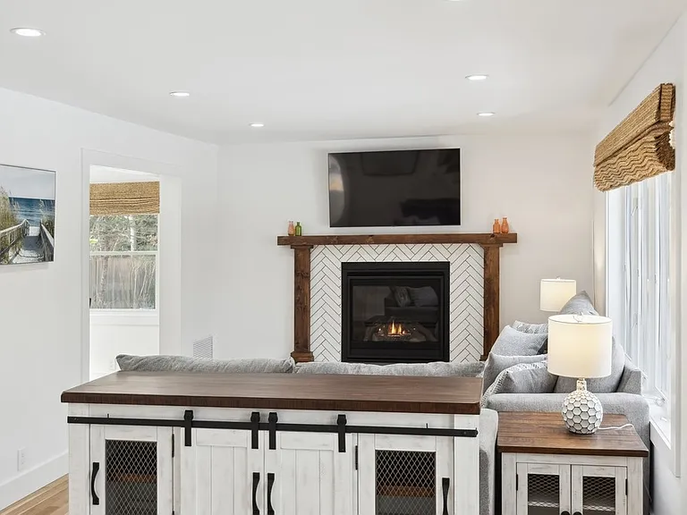 498 Springs Fireplace Rd — Photo 9