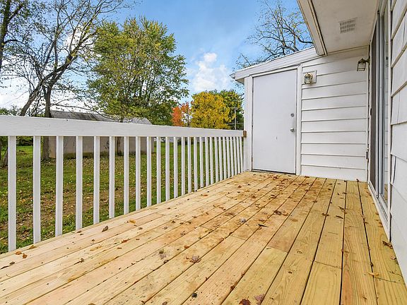 4th image of 253 Lakeview Dr