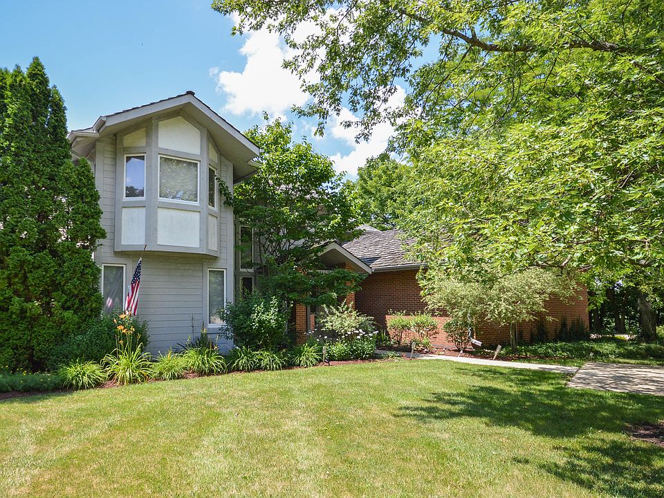 1st image of 5667 Oakwood Cir