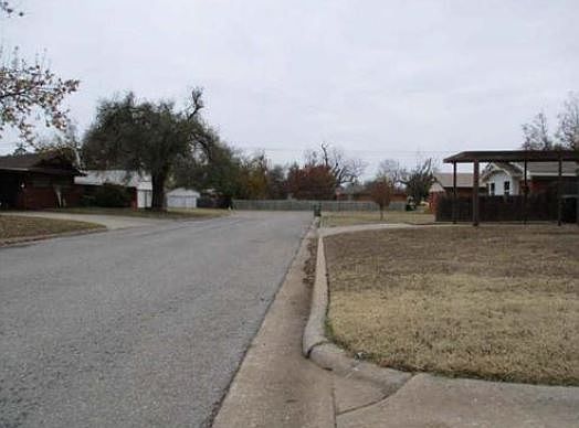 2nd image of 2 Spruce Dr