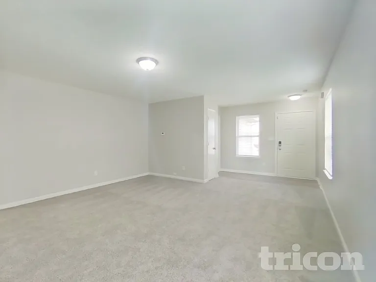 1836 Farm Meadow Dr — Photo 2