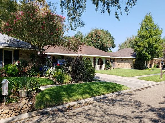 3rd image of 217 Saint James Dr