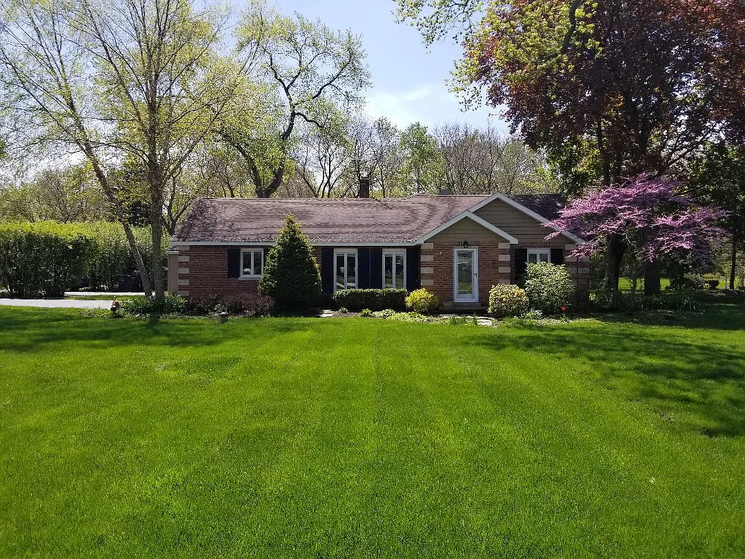 111 E Marion Ave photo 1