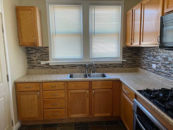 5th image of 8120 S Crandon Ave #2F