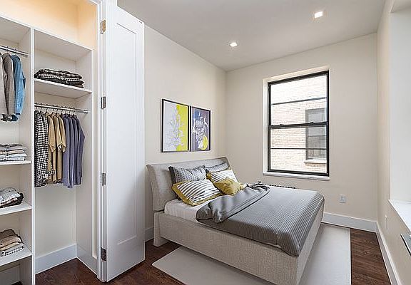 5th image of 921 Washington Ave #733