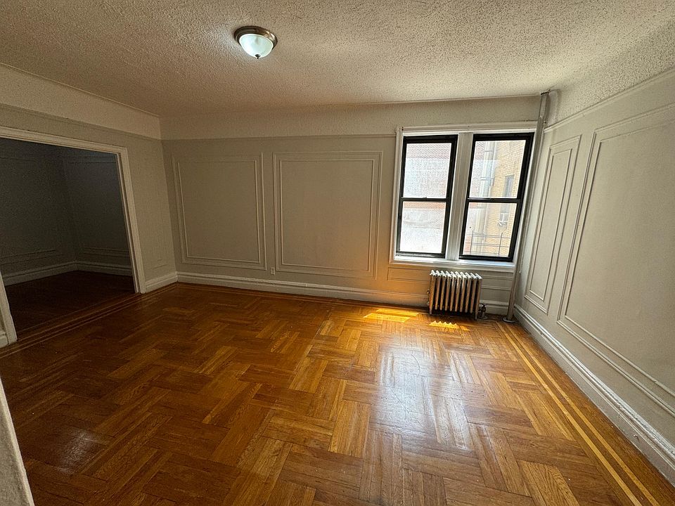 1st image of 4786 Barnes Ave #307