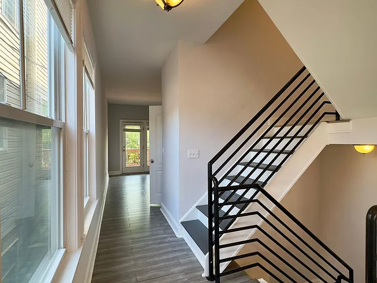 701 S Rose St — Photo 10