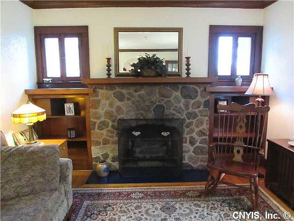 3rd image of 220 Overlook Dr