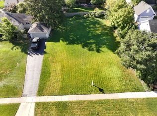 114 W Prairie Ave, Wheaton, IL 60187