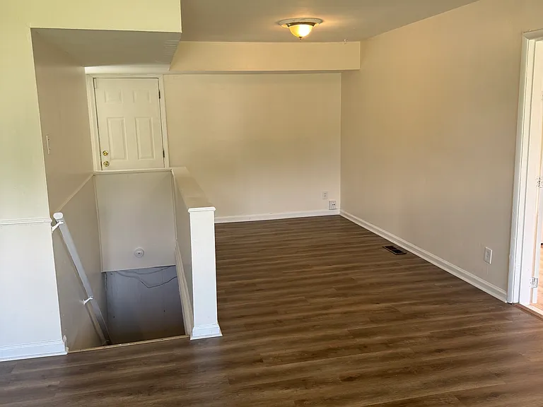 500 Shepley Dr — Photo 3