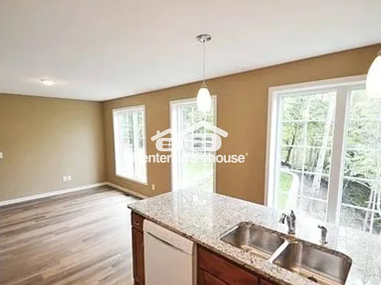 1305 Flag Ave N #2 — Photo 5