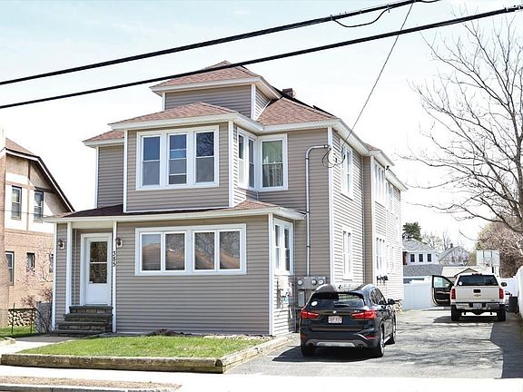 3rd image of 385 Burncoat St