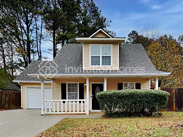 1389 N Hampton Dr, Hampton, GA 30228