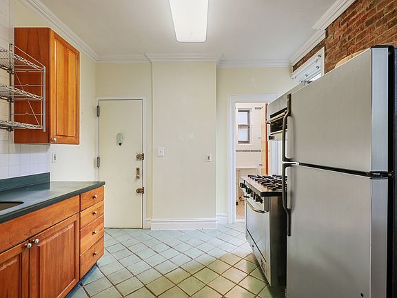 5th image of 38 Downing St APT 3AB