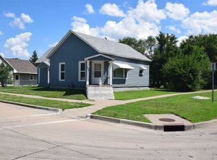 100 E 7th St, Ellis, KS 67637