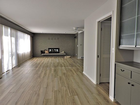 3rd image of 20750 Edgewood Dr