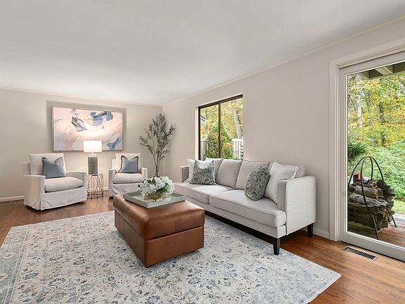3rd image of 243 Aspen Cir Unit 243