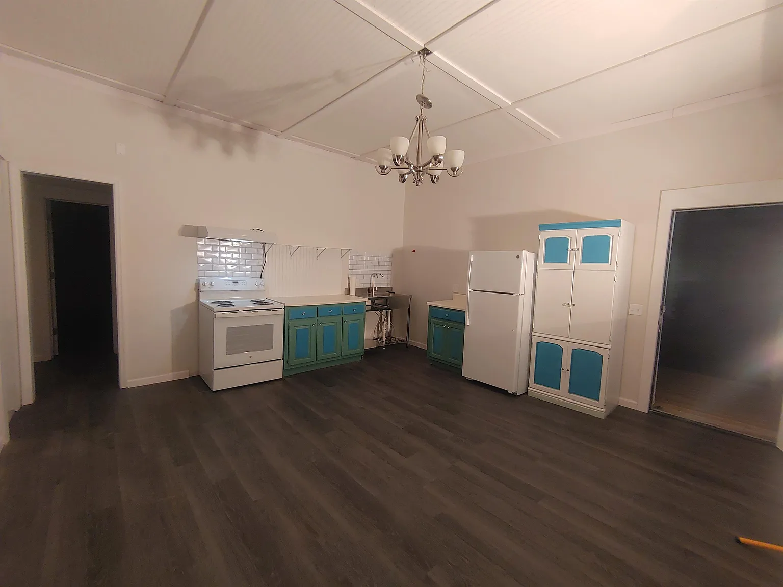 205 Adkinson Avenue — Photo 2