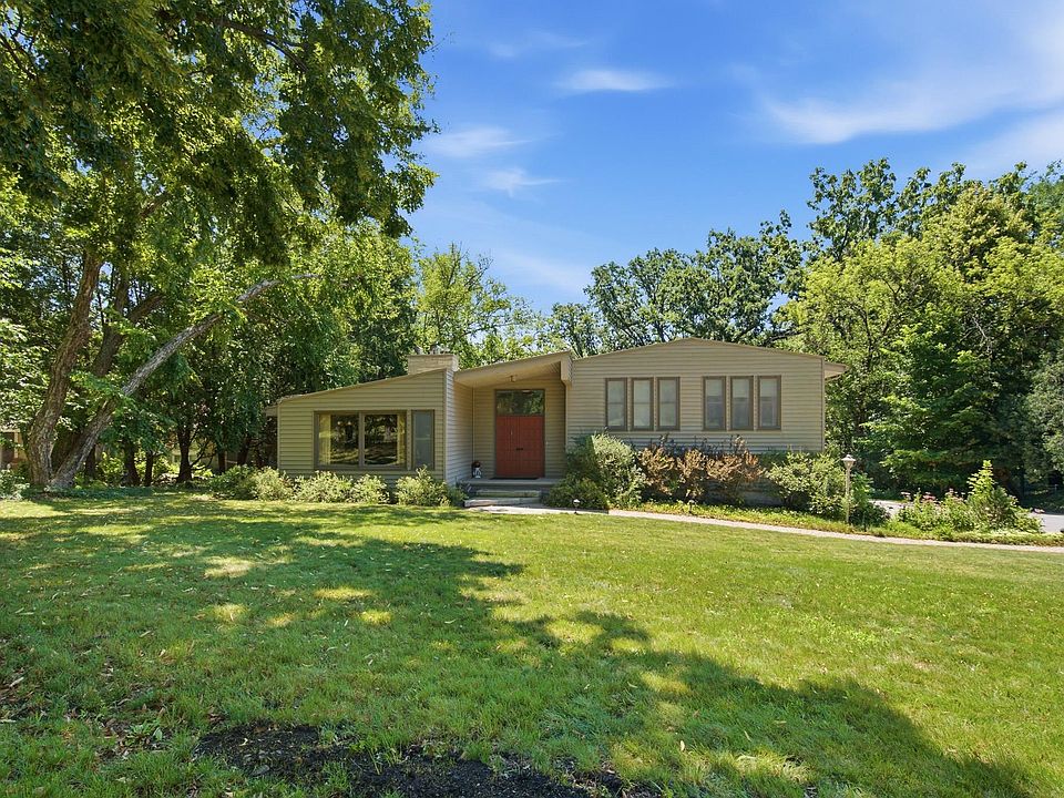 1st image of 1559 W Demeter Dr