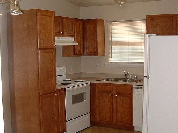 5th image of 104 Aubrey Dr