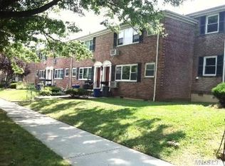 6706 152nd St, Flushing, NY 11367