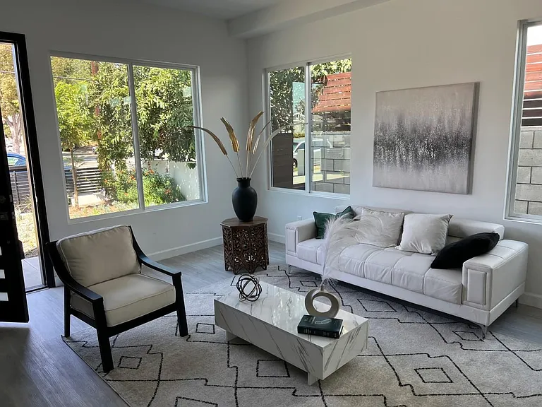 410 W Hellman Ave — Photo 1