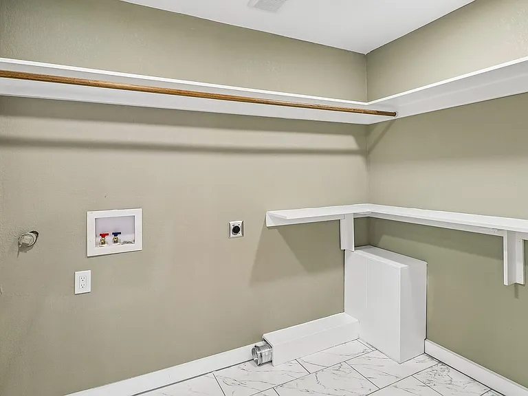 10711 Cromwell Dr — Photo 42