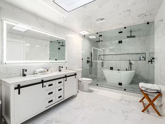 5th image of 6129 N 77th Pl