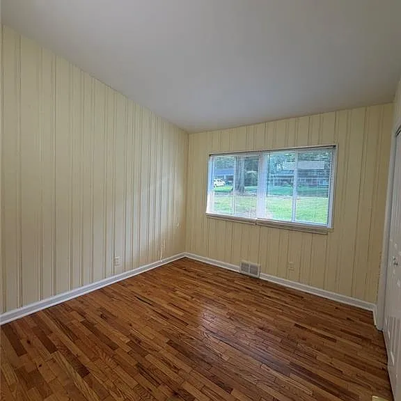 2720 Hollywood Dr — Photo 10
