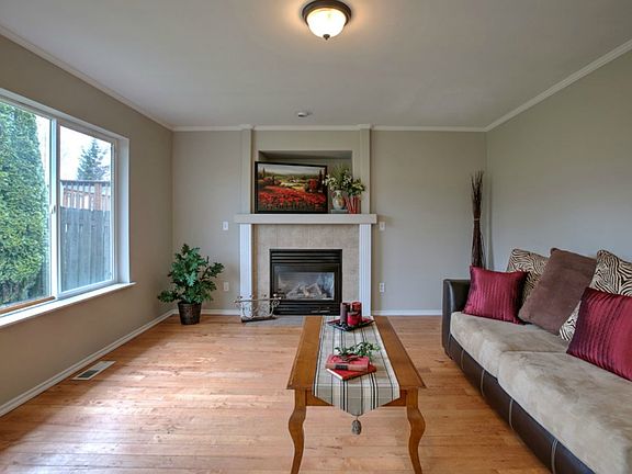 4th image of 1518 198th St E