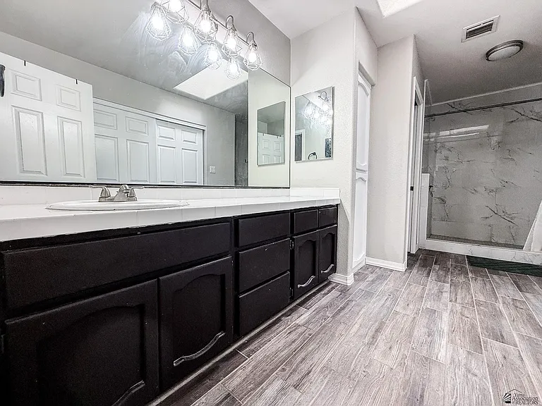 2695 S Mimosa Ave — Photo 23
