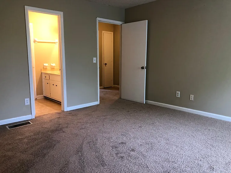 1241 N Graycroft Ave — Photo 23