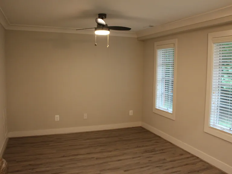 916 N Buchanan Ct #916 — Photo 2