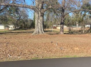 1003 Fairview Dr, Waynesboro, MS 39367