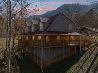 1109 Dry Valley Rd, Townsend, TN 37882