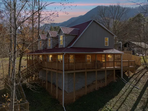 1109 Dry Valley Rd, Townsend, TN 37882