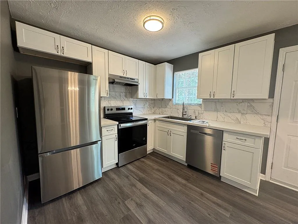 4 bed, 3.0 bath, 1500 sqft, $1,850 — Photo 4