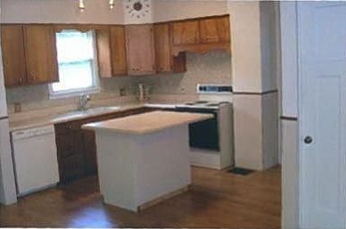 5th image of 119 Poplar St
