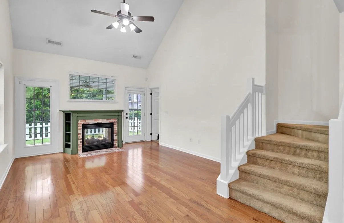 3 bed, 2.5 bath, 1600 sqft, $2,800 — Photo 4