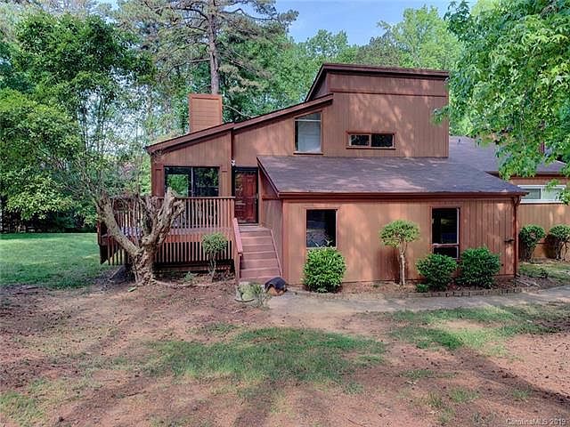1st image of 6122 Honeysuckle Ln