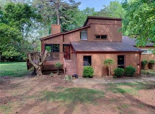 6122 Honeysuckle Ln, Charlotte, NC 28212