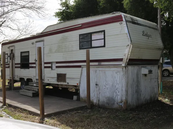 613 N Eye St APT 64, Harlingen, TX 78550