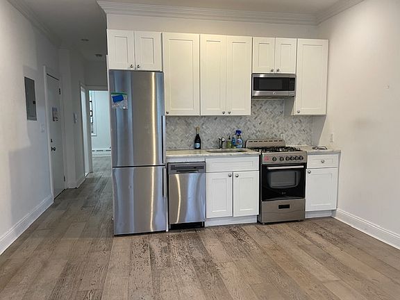 5th image of 384 S 2nd St #1