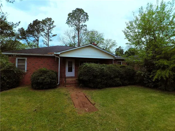 308 S Oak St, Seneca, SC 29678